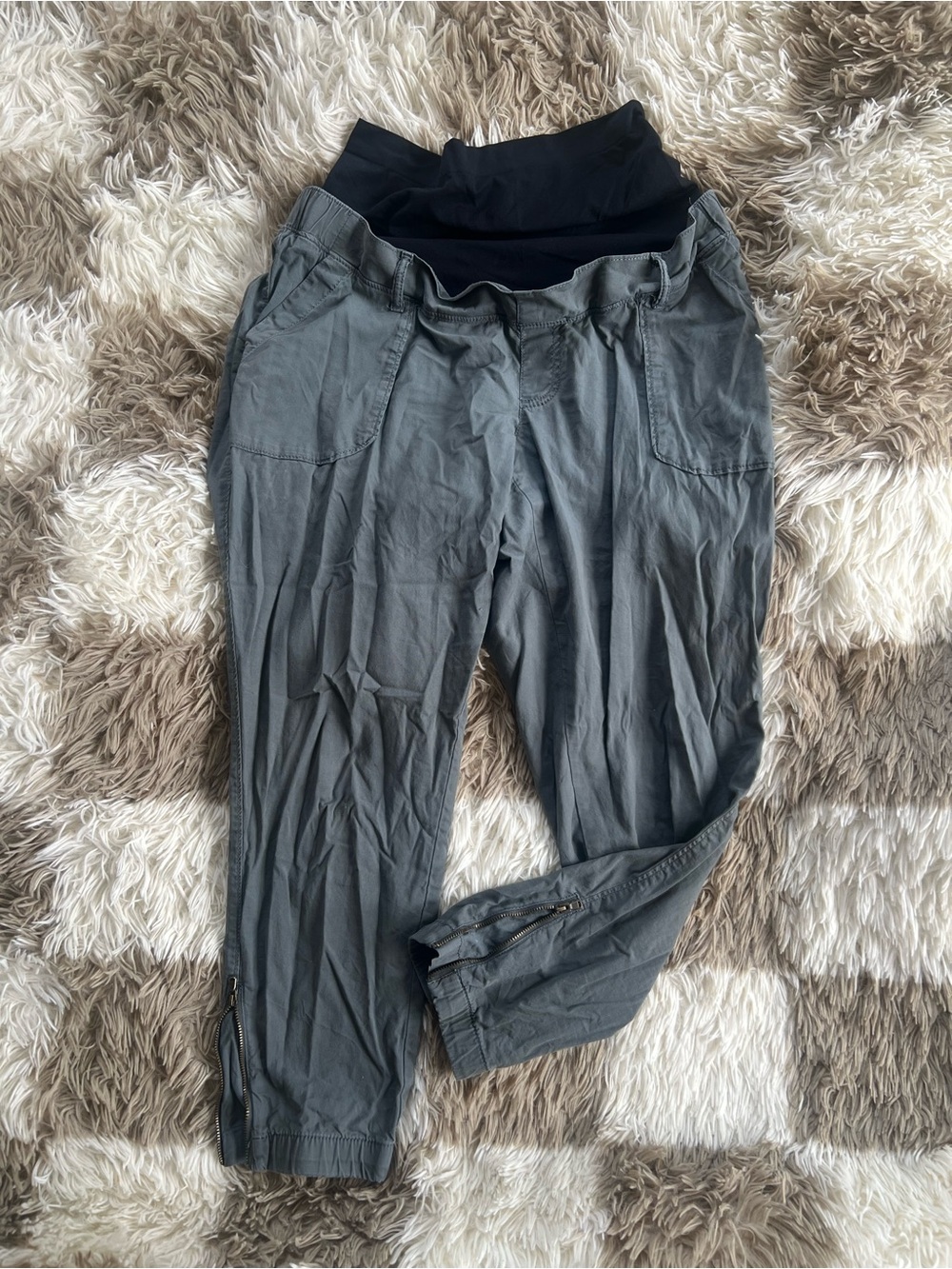 Medium Sonoma Maternity olive Jogger Pants with Black Waistband